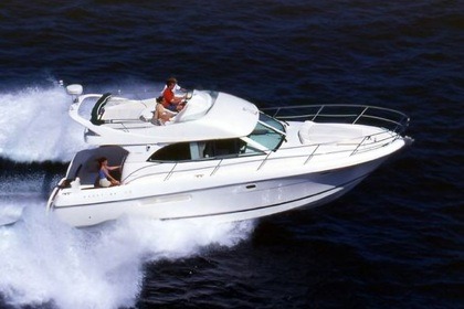 Hire Motorboat Jeanneau Prestige 32 Nuevo Portil