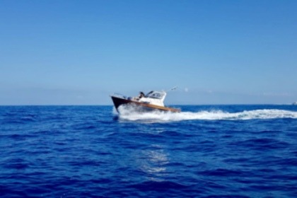 Verhuur Motorboot Tecnonautica Jeranto 750 Classic Capri