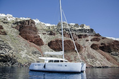 Charter Catamaran LAGOON 400 S2 Santorini