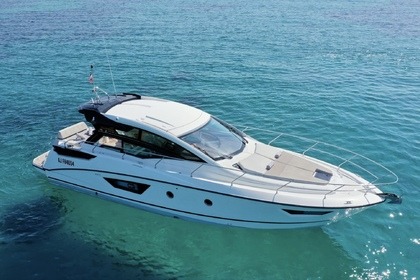 Hire Motorboat Beneteau Gt 46 Port Grimaud