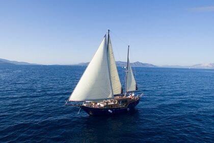 Noleggio Caicco Motorsailer Virgo Lefkada