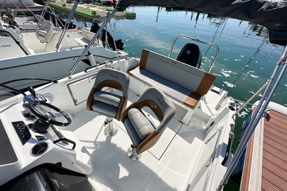 Alquiler Lancha Beneteau Flyer 7 SunDeck Cambrils