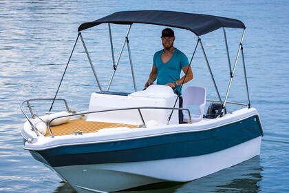 Hire Boat without licence  Jeanneau Navy Blue 5 places Premium Cap d'Agde