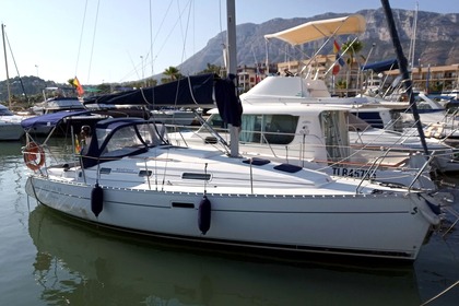 Charter Sailboat Beneteau Oceanis 31 Dénia
