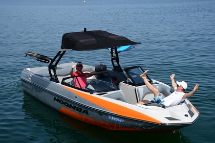 Charter Motorboat Moomba Mojo 23 400cv Surf Édition Geneva