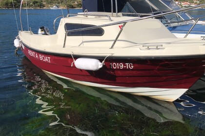 Charter Motorboat Adria 500 Vinišće