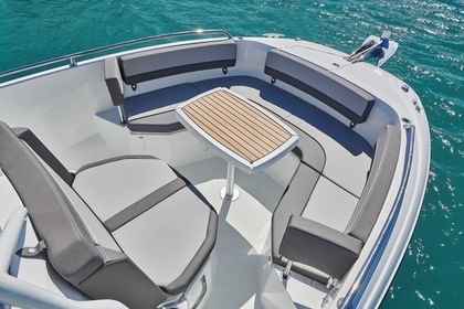 Charter Motorboat Jeanneau Cap Camarat 7.5 Cc Le François