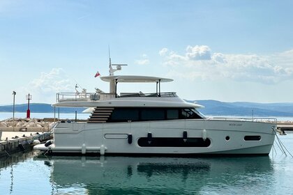 Hire Motor yacht Azimut / Benetti Yachts Azimut Magellano 66 Sukošan