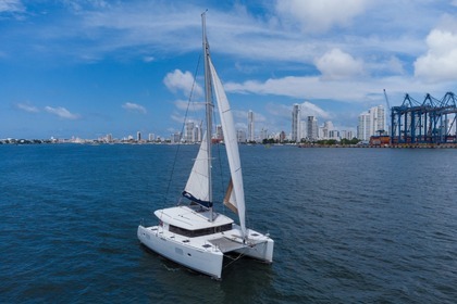 Rental Catamaran Lagoon 400 2010 Cartagena