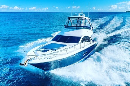 Hire Motorboat SEA RAY 58 flybridge Nassau