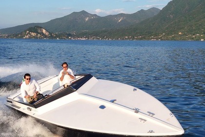 Charter Motorboat Cigarette Racing 28SS Stresa