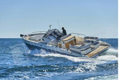 Hire Motorboat Fiart Mare sea walker 33 Salerno