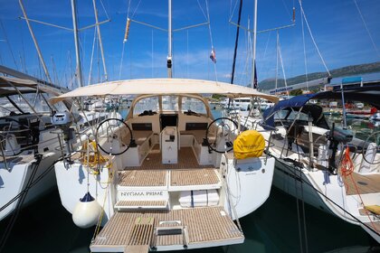Hyra båt Segelbåt Jeanneau Sun Odyssey 490 - 4 + 1 cab.  Brač