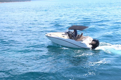 Rental Motorboat Quicksilver 605 Sundeck Split