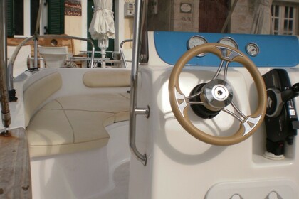 Charter Boat without licence  Marea 19 Paxi