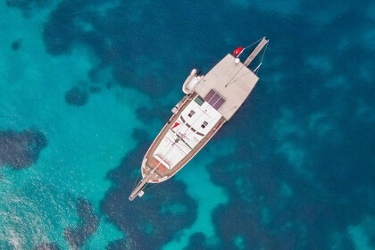Charter Gulet Custom built gulet with a capacity of 7 Ketch Bodrum
