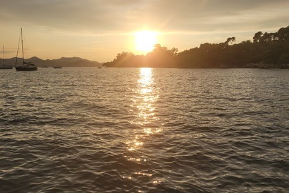 Miete Motorboot Quicksilver Activ 505 Cabin Cannes