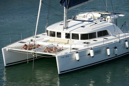 Charter Catamaran LAGOON 440 Santorini