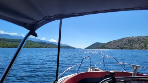 Lun Motorboat Oki boats Barracuda 545 alt tag text