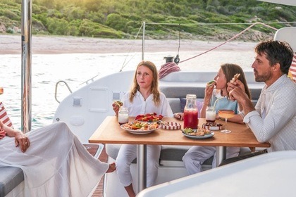 Verhuur Catamaran  Lagoon 38 - 3cab Cugnana Verde