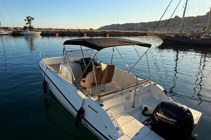 Charter Motorboat Quicksilver Activ 675 Open L'Estaque