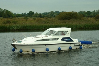 Hire Houseboat Classic Carlow Class Banagher