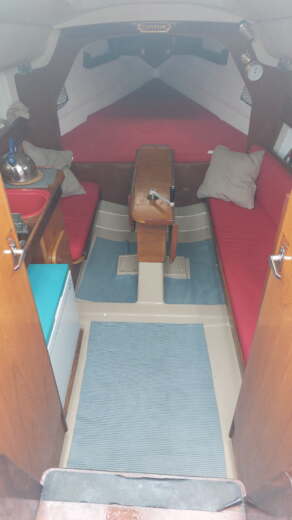 La Trinité-sur-Mer Sailboat Beneteau first 24 QR alt tag text