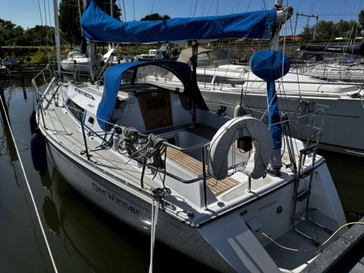 IJsselmeer Sailboat Winner 950 alt tag text