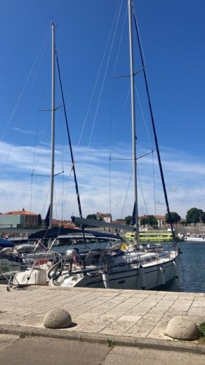 Zara Sailboat Bavaria Bavaria 46 alt tag text