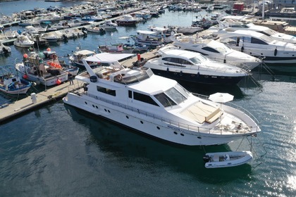 Hire Motor yacht Canatos Canatos Giardini Naxos