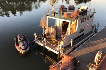 Hire Houseboat WOMA Haußfloß Wusterwitz