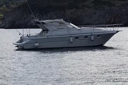 Miete Motorboot Mochi Craft 33 Sedan Marsala