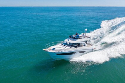 Hire Motorboat Beneteau Antares 11 Fly Polignano a Mare