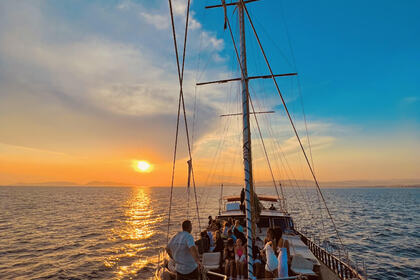 Ενοικίαση Μηχανοκίνητο σκάφος Group Getaway:Private Athens Riviera Sunset Cruise Private Sunset Cruise Περιφερειακή Ενότητα Πειραιώς