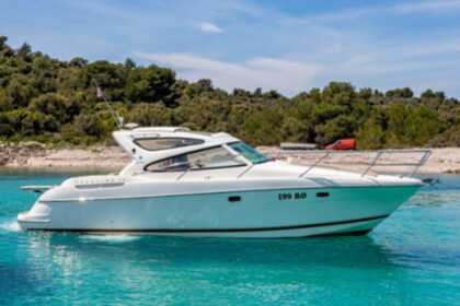 Charter Motorboat Jeanneau Prestige 34 Split