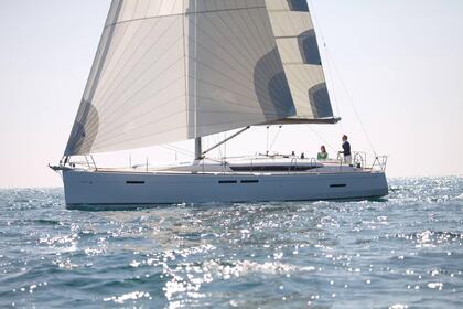 Charter Sailboat  SUN ODYSSEY 449 (4 CABINES) Arzon