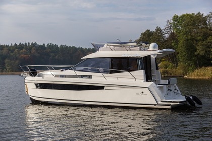 Rental Houseboats Platinum 989 Flybridge Rheinsberg