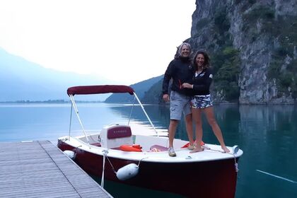 Noleggio Barca senza patente  BARCA ELETTRICA Microwatt 5.0 Colico