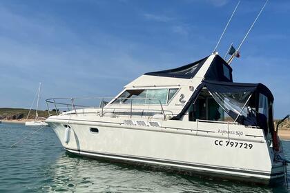 Hire Motorboat Beneteau ANTARES 920 FLY Auray