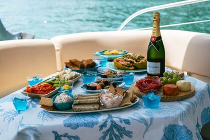 Rental Motor yacht Cranchi Zaffiro 36 Tróia Peninsula