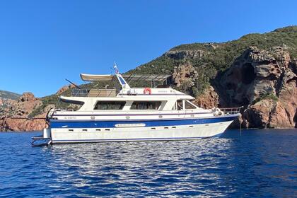 Noleggio Yacht a motore Tarquin Trader 65 San Fiorenzo