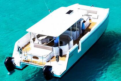 Charter Motorboat Catamaran Catamaran 45 La Romana