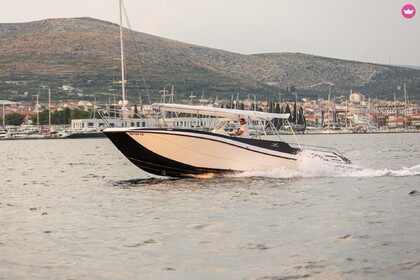 Charter Motorboat Mercan Excursion 34 Split
