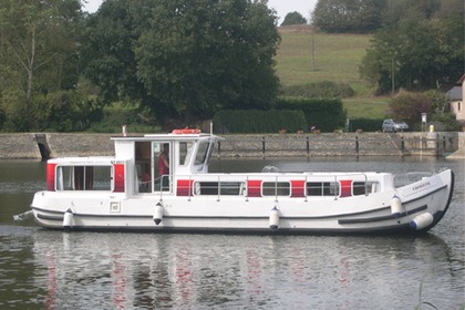 Charter Houseboat Classic Penichette 1107 W Pontailler-sur-Saône