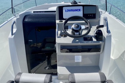 Charter Motorboat Jeanneau Cap Camarat 6.5 cc Hyères