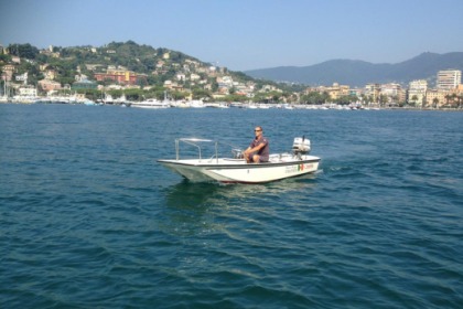 Noleggio Barca senza patente  Boston Whaler Boston 13  Rapallo