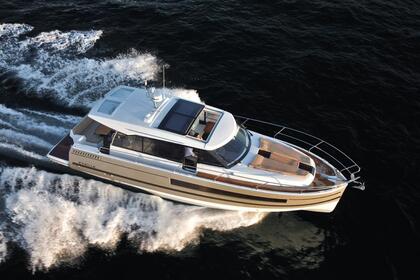 Charter Motorboat Jeanneau NC 14 Banyuls-sur-Mer