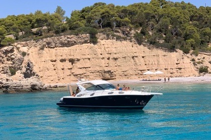 Location Bateau à moteur UNIESSE UNIESSE 42 Porto Heli