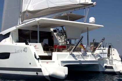 Verhuur Catamaran FOUNTAINE PAJOT LUCIA 40 Punat