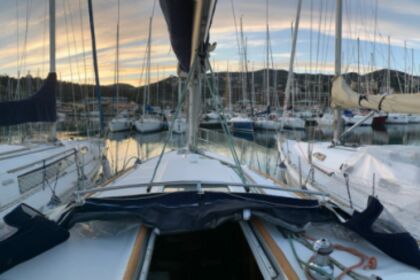 Rental Sailboat Beneteau Oceanis Clipper 331 Varazze